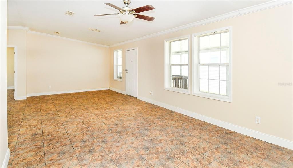 待售: $179,000 (2 贝兹, 2 浴室, 1512 平方英尺)