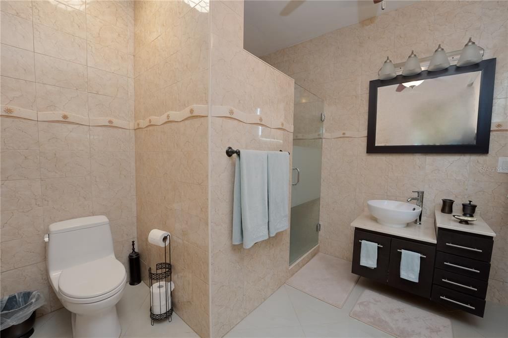 En Venta: $1,595,000 (6 camas, 3 baños, 6000 Pies cuadrados)