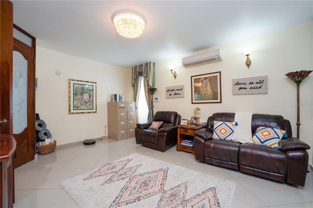 En Venta: $1,595,000 (6 camas, 3 baños, 6000 Pies cuadrados)