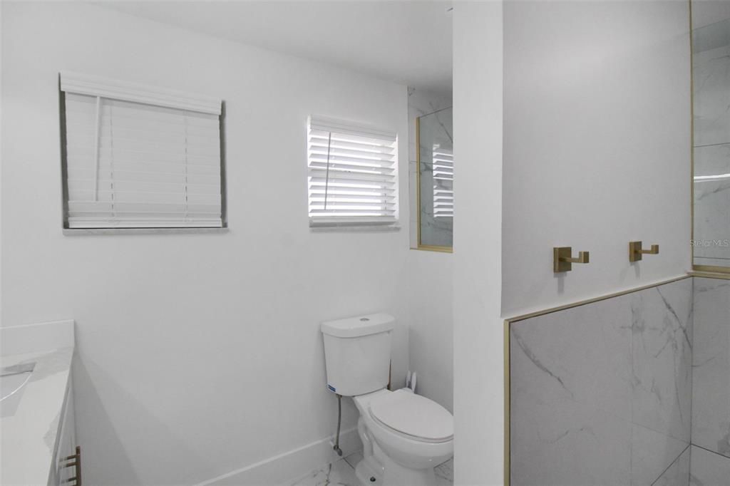 出租: $5,500 (3 贝兹, 2 浴室, 2085 平方英尺)