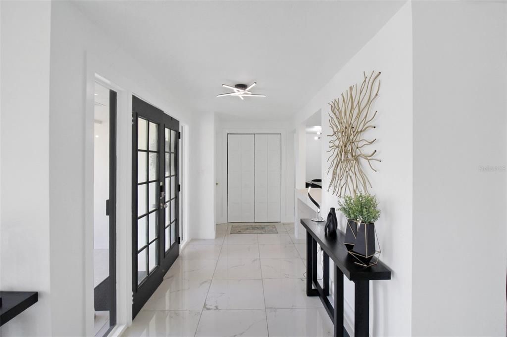 出租: $5,500 (3 贝兹, 2 浴室, 2085 平方英尺)