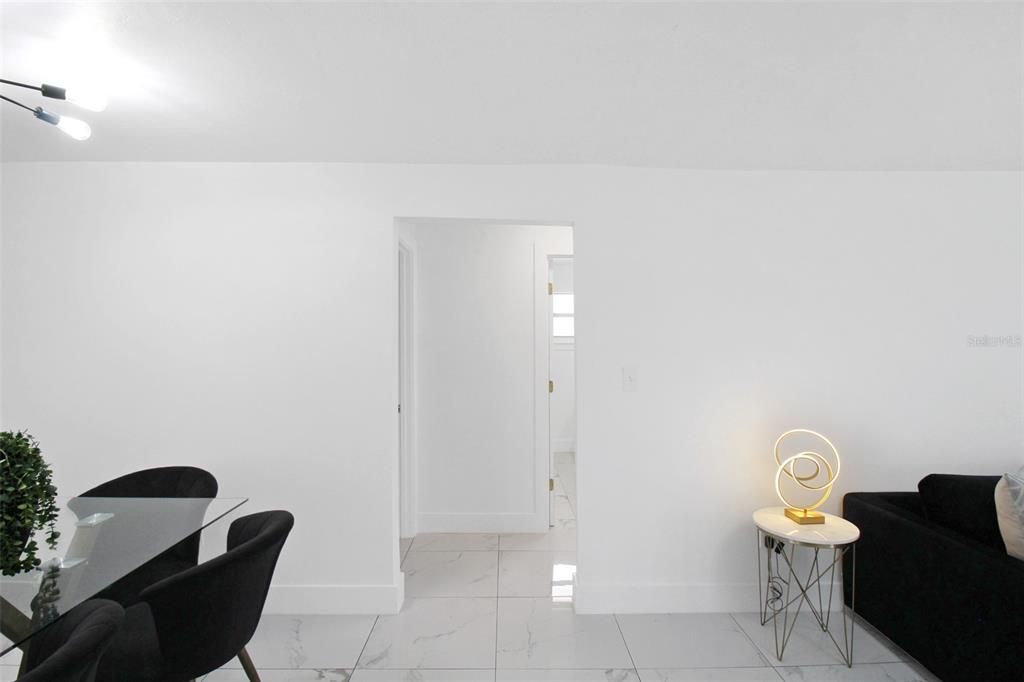 出租: $5,500 (3 贝兹, 2 浴室, 2085 平方英尺)