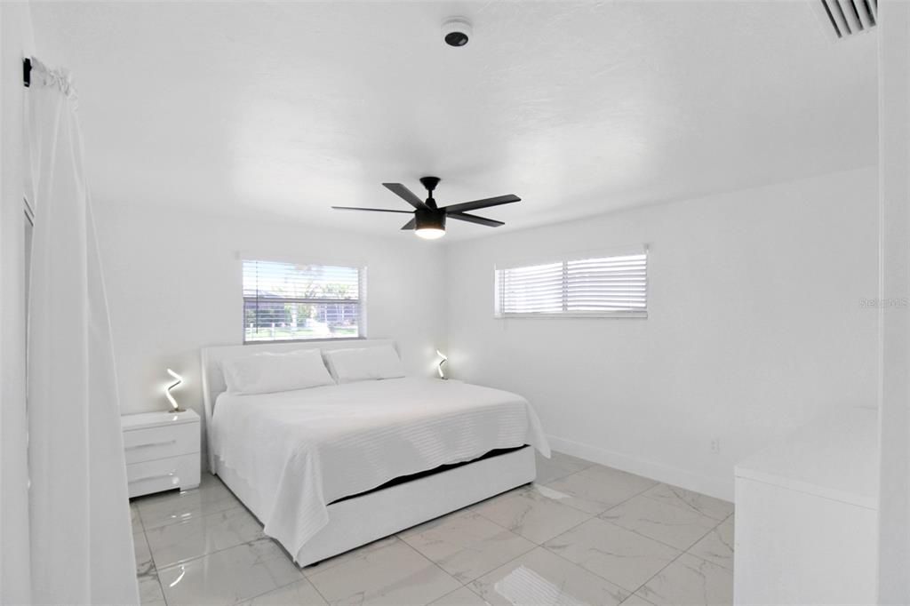 出租: $5,500 (3 贝兹, 2 浴室, 2085 平方英尺)