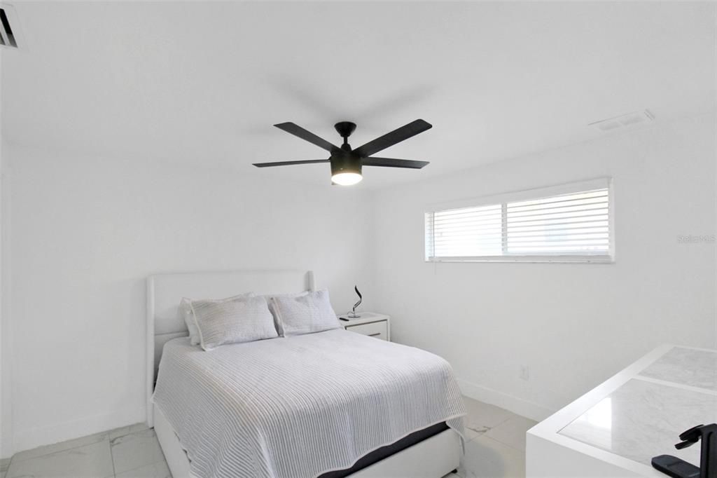 出租: $5,500 (3 贝兹, 2 浴室, 2085 平方英尺)