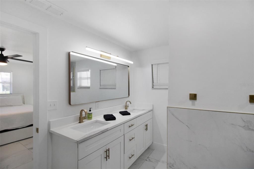 出租: $5,500 (3 贝兹, 2 浴室, 2085 平方英尺)