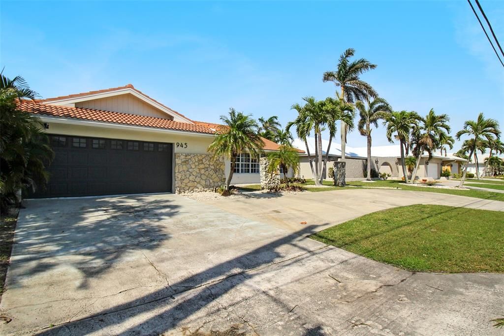 出租: $5,500 (3 贝兹, 2 浴室, 2085 平方英尺)