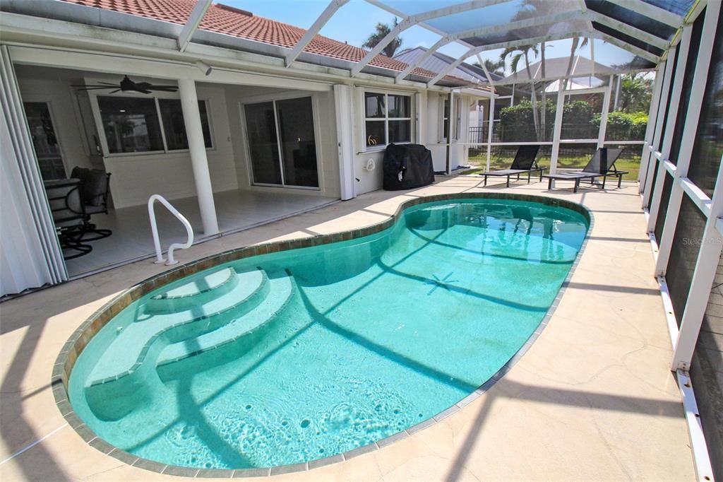 出租: $5,500 (3 贝兹, 2 浴室, 2085 平方英尺)