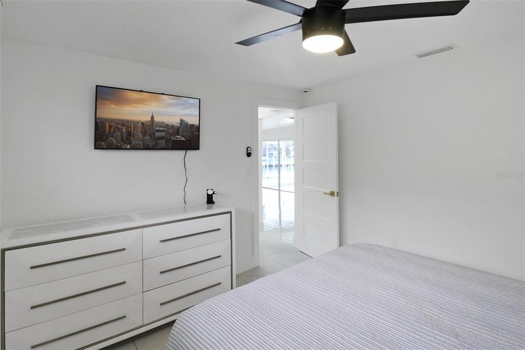 出租: $5,500 (3 贝兹, 2 浴室, 2085 平方英尺)