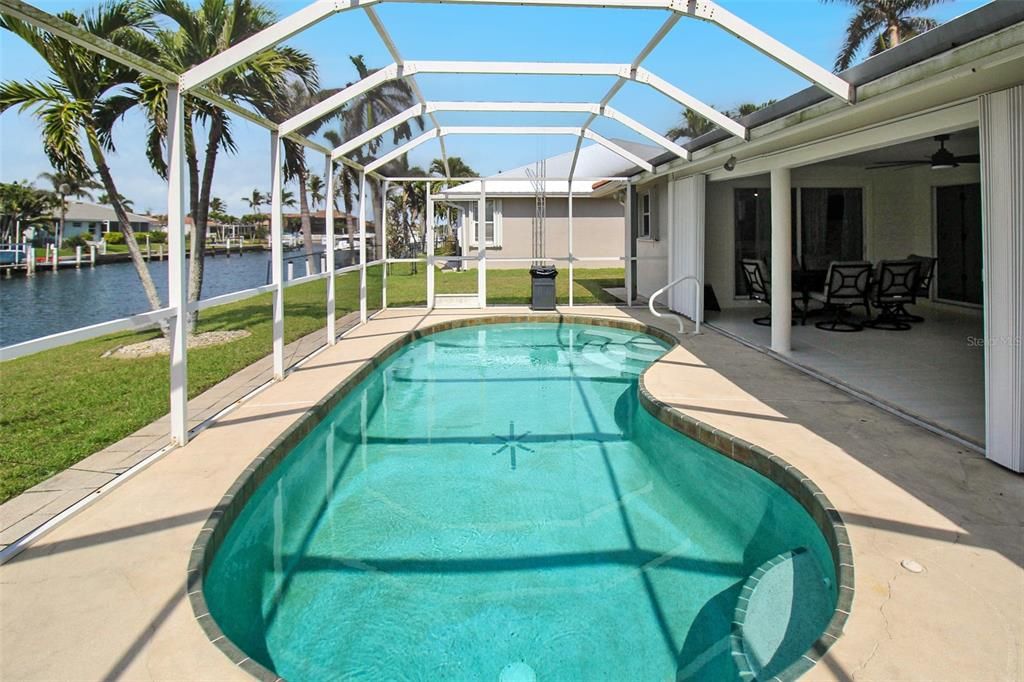 出租: $5,500 (3 贝兹, 2 浴室, 2085 平方英尺)