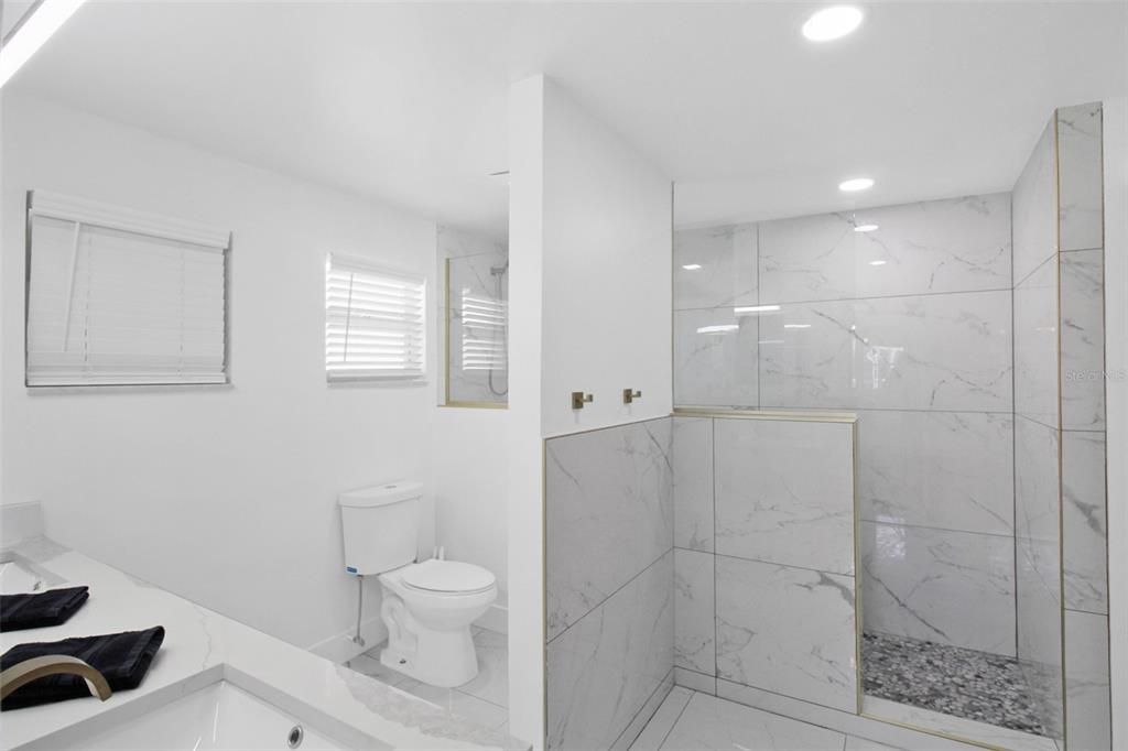 出租: $5,500 (3 贝兹, 2 浴室, 2085 平方英尺)