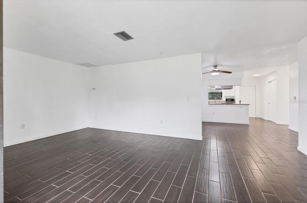 En Venta: $610,000 (4 camas, 0 baños, 2318 Pies cuadrados)