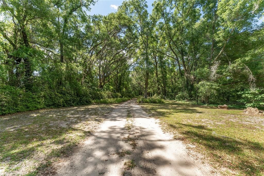 待售: $800,000 (6.00 acres)