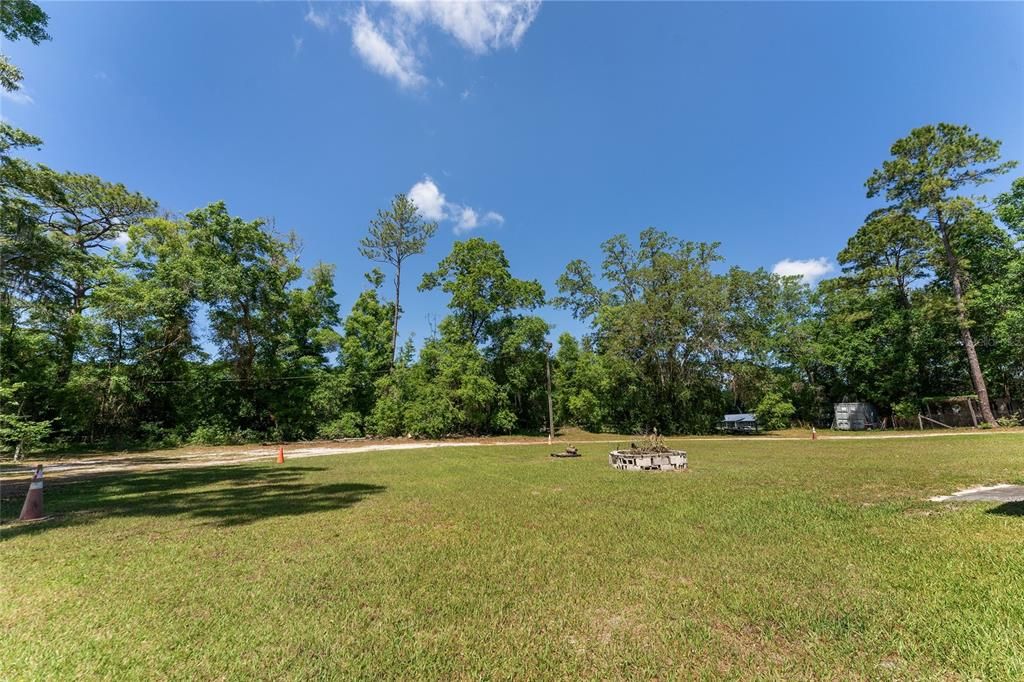 待售: $800,000 (6.00 acres)