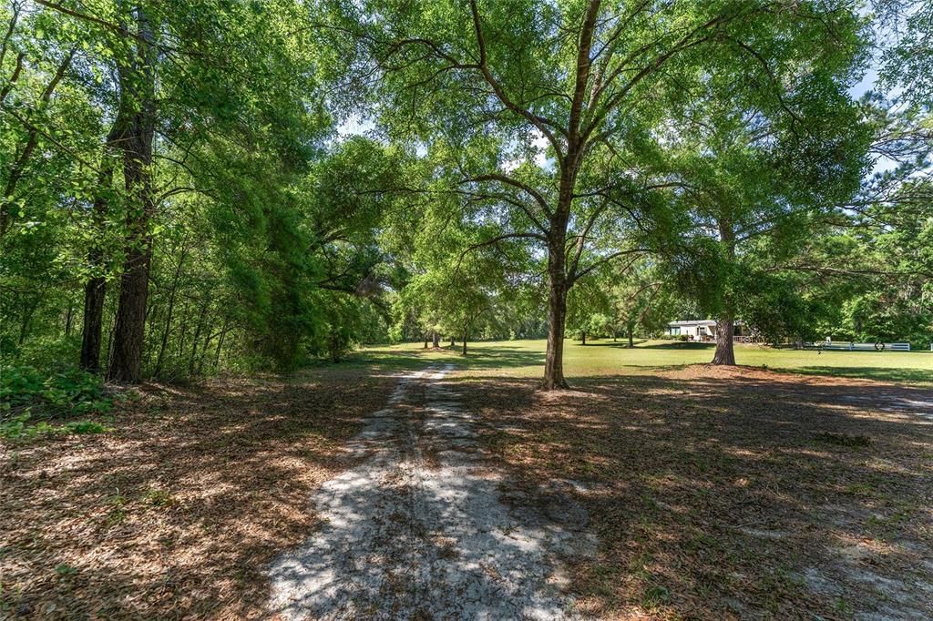 待售: $800,000 (6.00 acres)