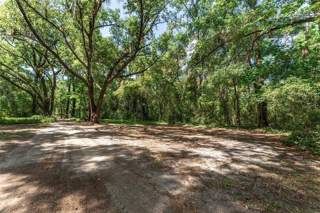 待售: $800,000 (6.00 acres)