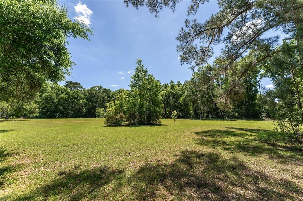 待售: $800,000 (6.00 acres)