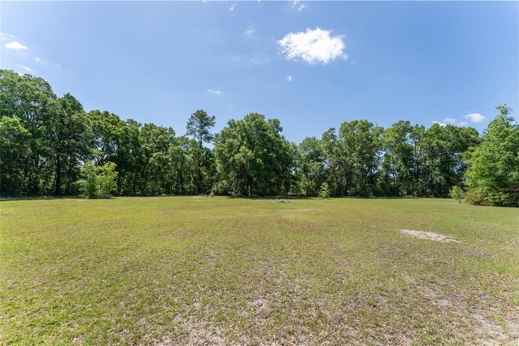 待售: $800,000 (6.00 acres)