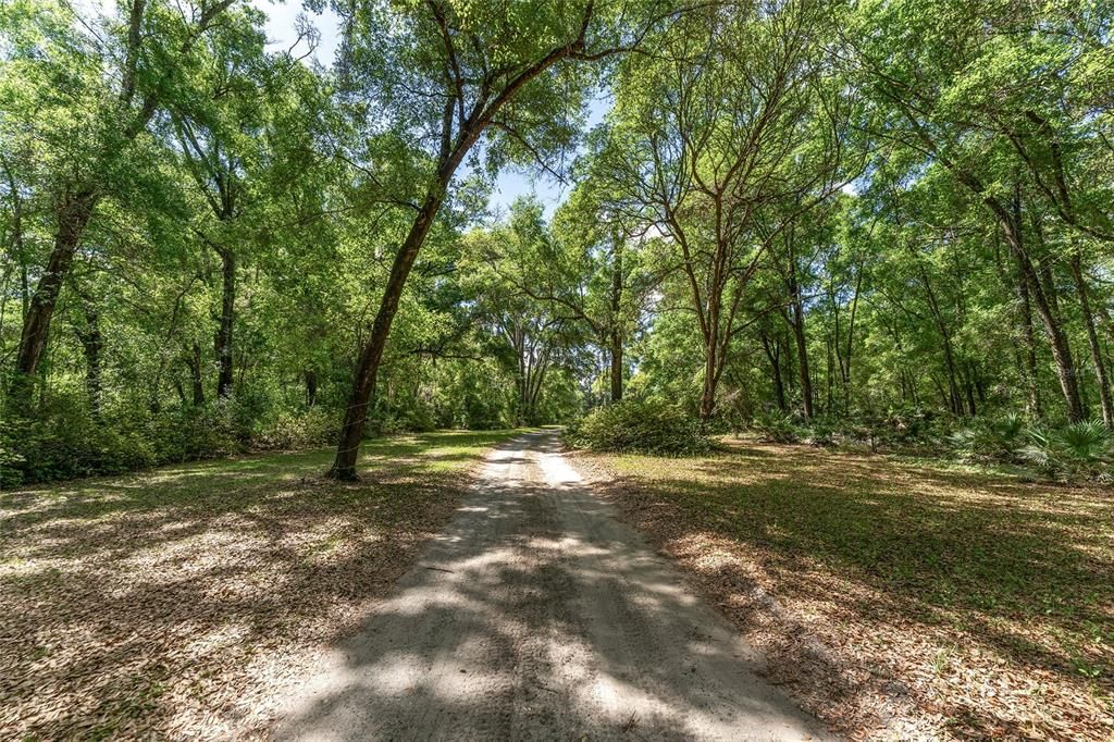 待售: $800,000 (6.00 acres)