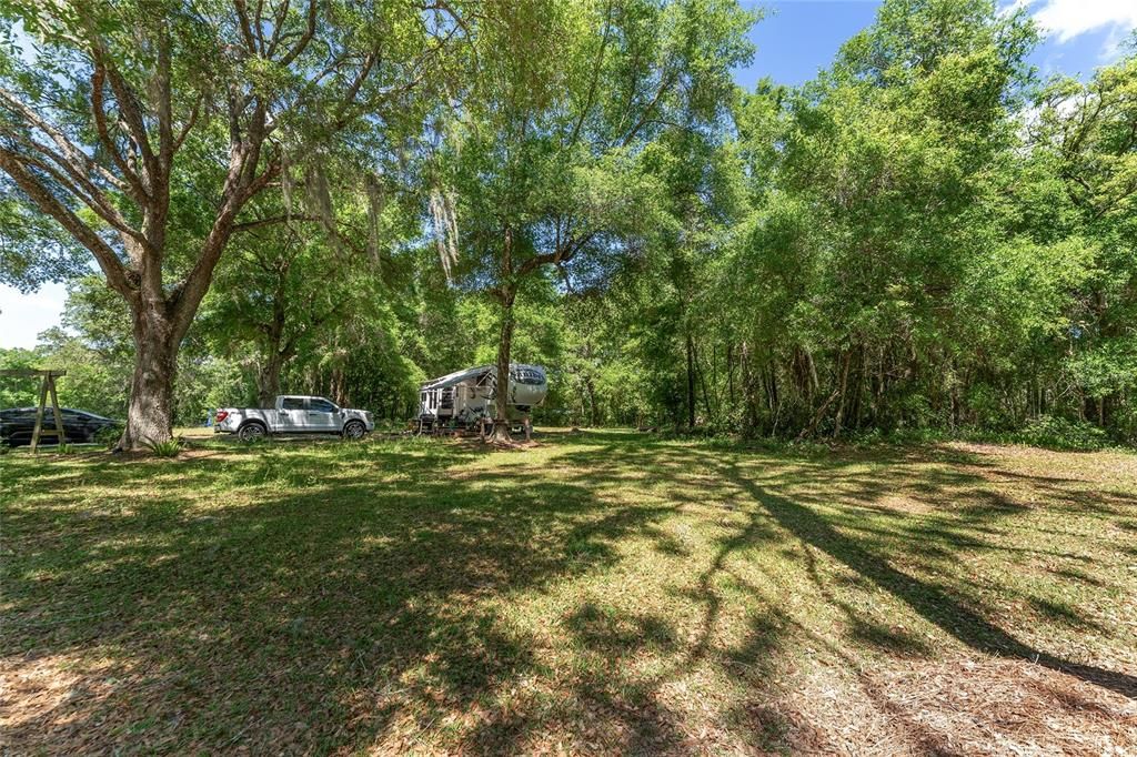 待售: $800,000 (6.00 acres)