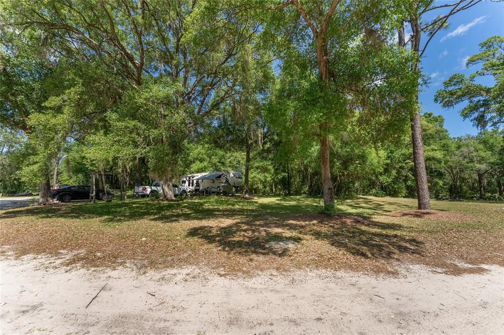 待售: $800,000 (6.00 acres)