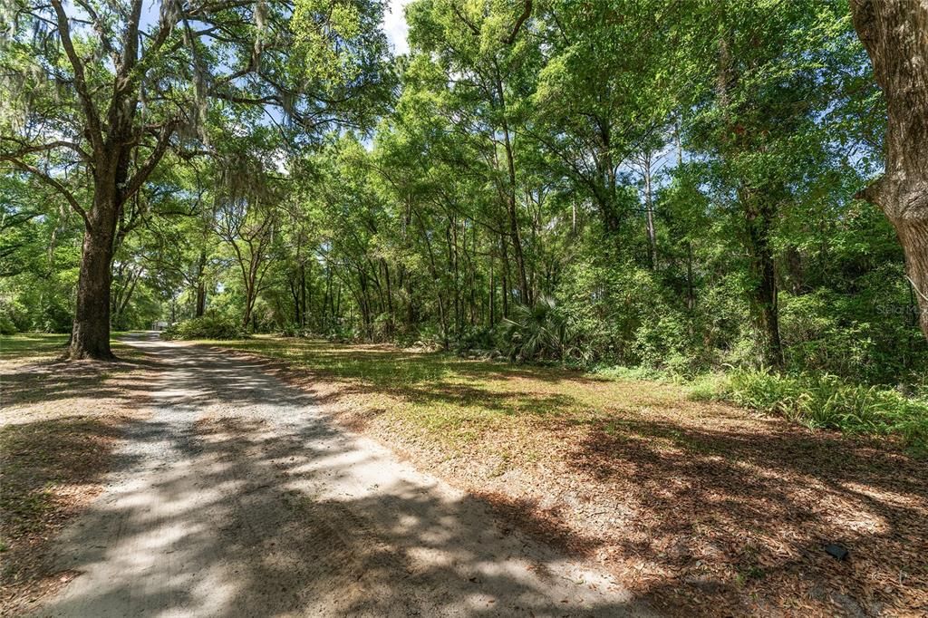 待售: $800,000 (6.00 acres)