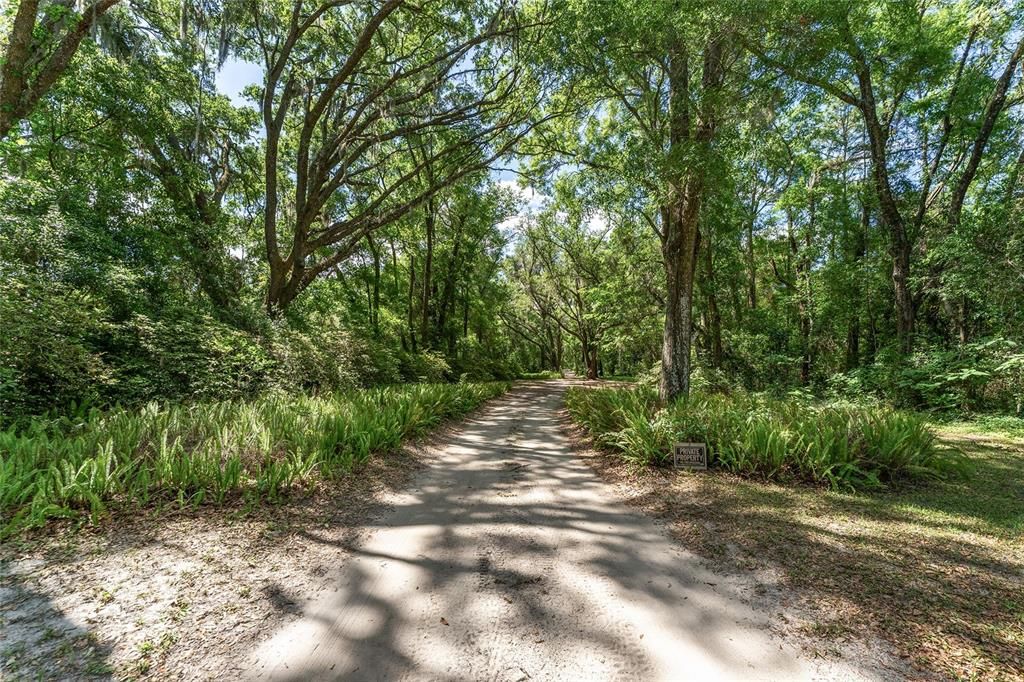 待售: $800,000 (6.00 acres)