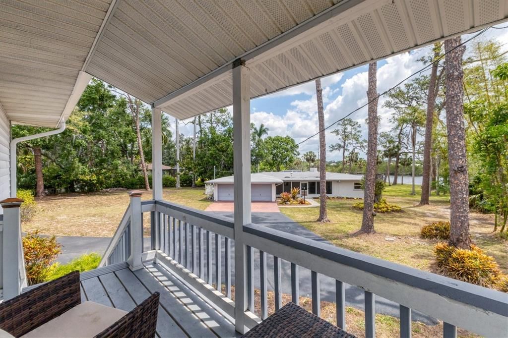 合同活跃: $675,000 (3 贝兹, 2 浴室, 1810 平方英尺)