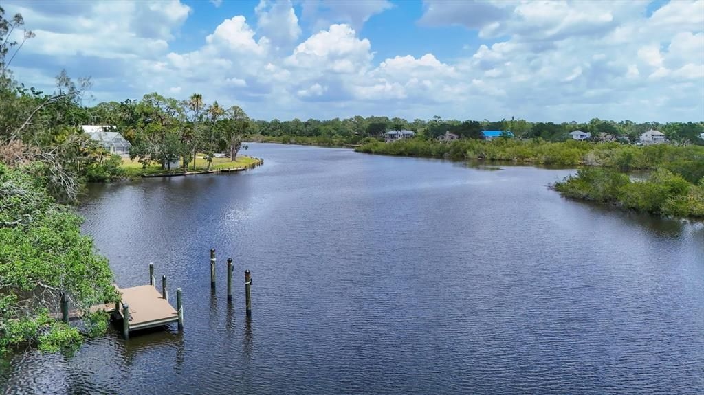 合同活跃: $675,000 (3 贝兹, 2 浴室, 1810 平方英尺)