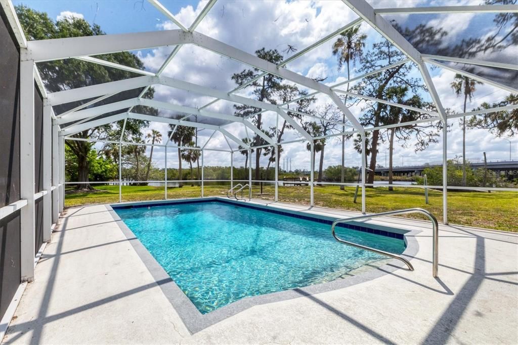 合同活跃: $675,000 (3 贝兹, 2 浴室, 1810 平方英尺)