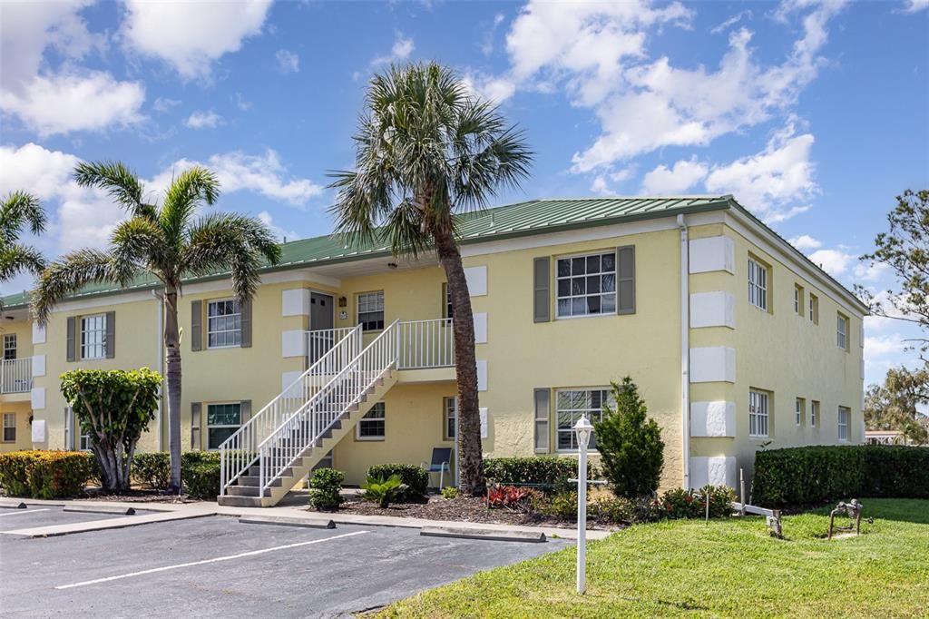 For Sale: $170,000 (2 beds, 2 baths, 1110 Square Feet)