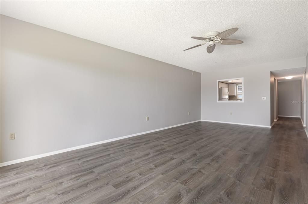 For Sale: $170,000 (2 beds, 2 baths, 1110 Square Feet)