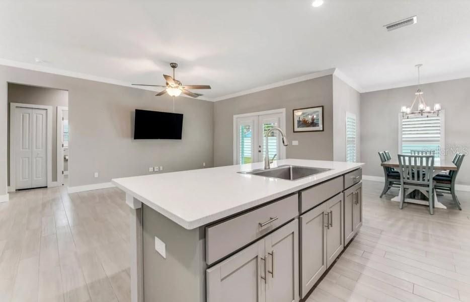 Под контрактом: $549,000 (3 спален, 2 ванн, 2191 Квадратных фут)