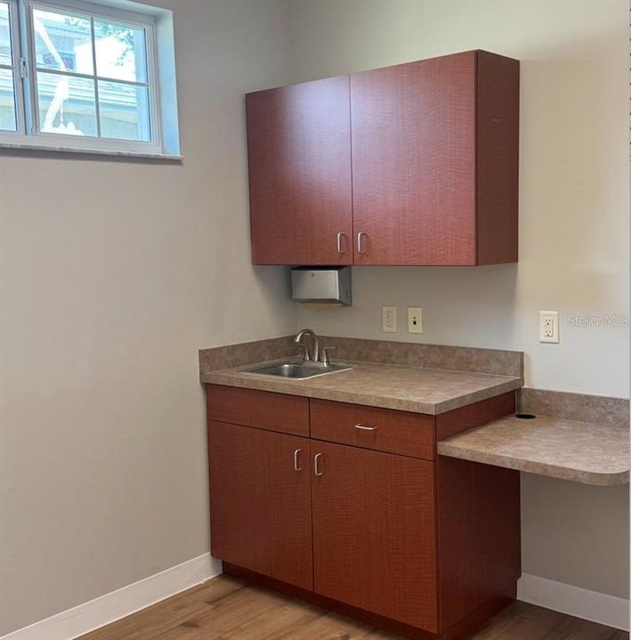 待售: $750,000 (0 贝兹, 0 浴室, 1850 平方英尺)