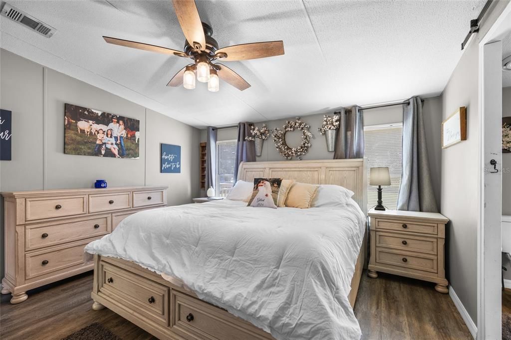 For Sale: $399,000 (3 beds, 2 baths, 1296 Square Feet)