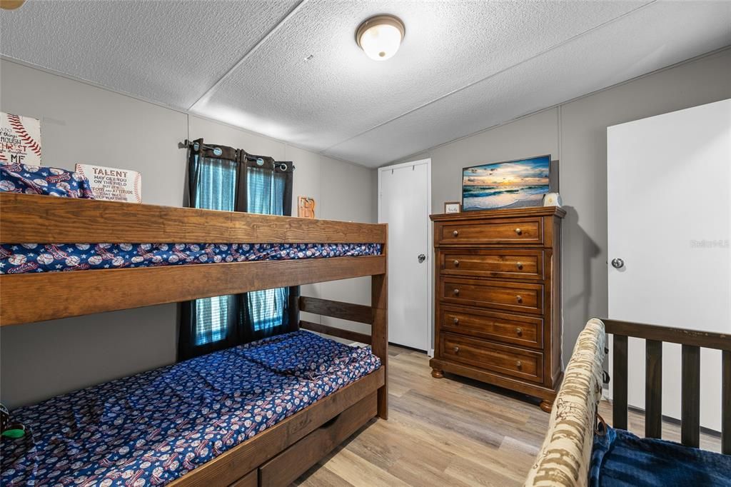 For Sale: $399,000 (3 beds, 2 baths, 1296 Square Feet)