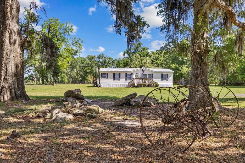 For Sale: $399,000 (3 beds, 2 baths, 1296 Square Feet)