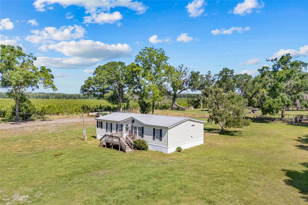 For Sale: $399,000 (3 beds, 2 baths, 1296 Square Feet)