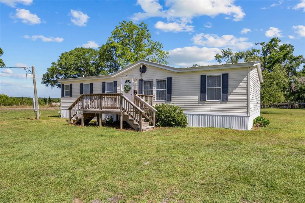 For Sale: $399,000 (3 beds, 2 baths, 1296 Square Feet)