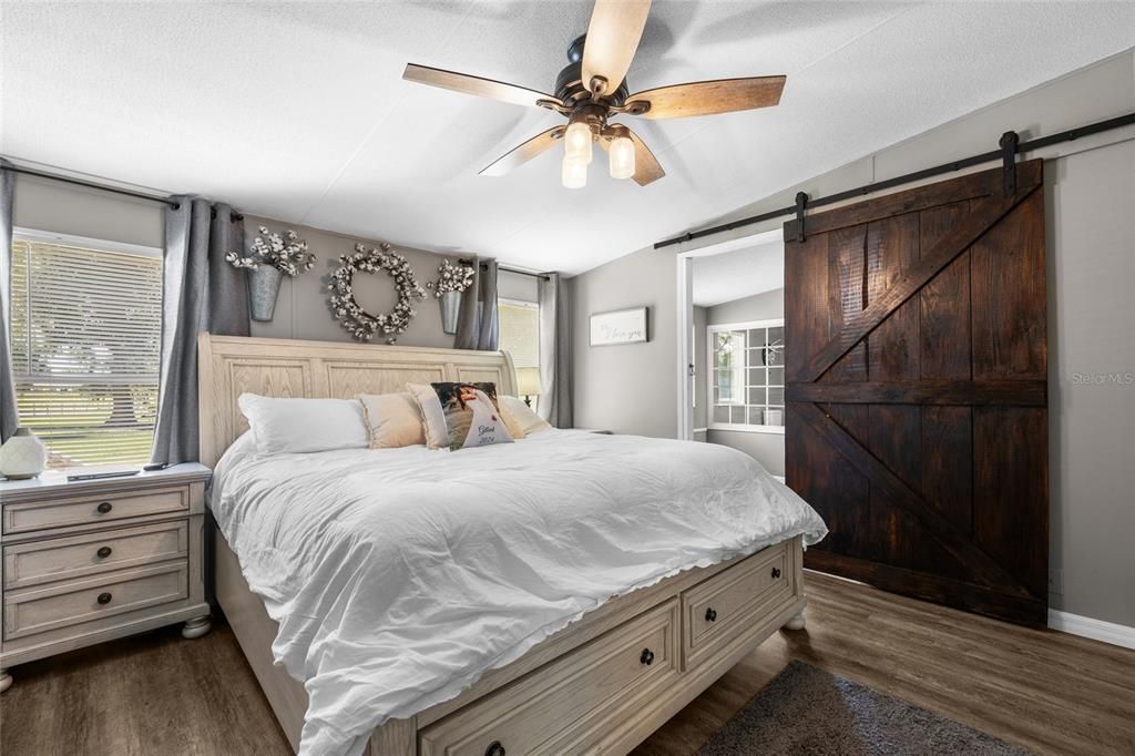 For Sale: $399,000 (3 beds, 2 baths, 1296 Square Feet)