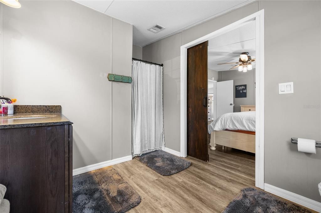 For Sale: $399,000 (3 beds, 2 baths, 1296 Square Feet)