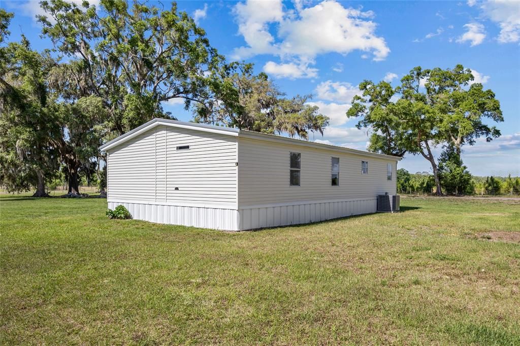 For Sale: $399,000 (3 beds, 2 baths, 1296 Square Feet)