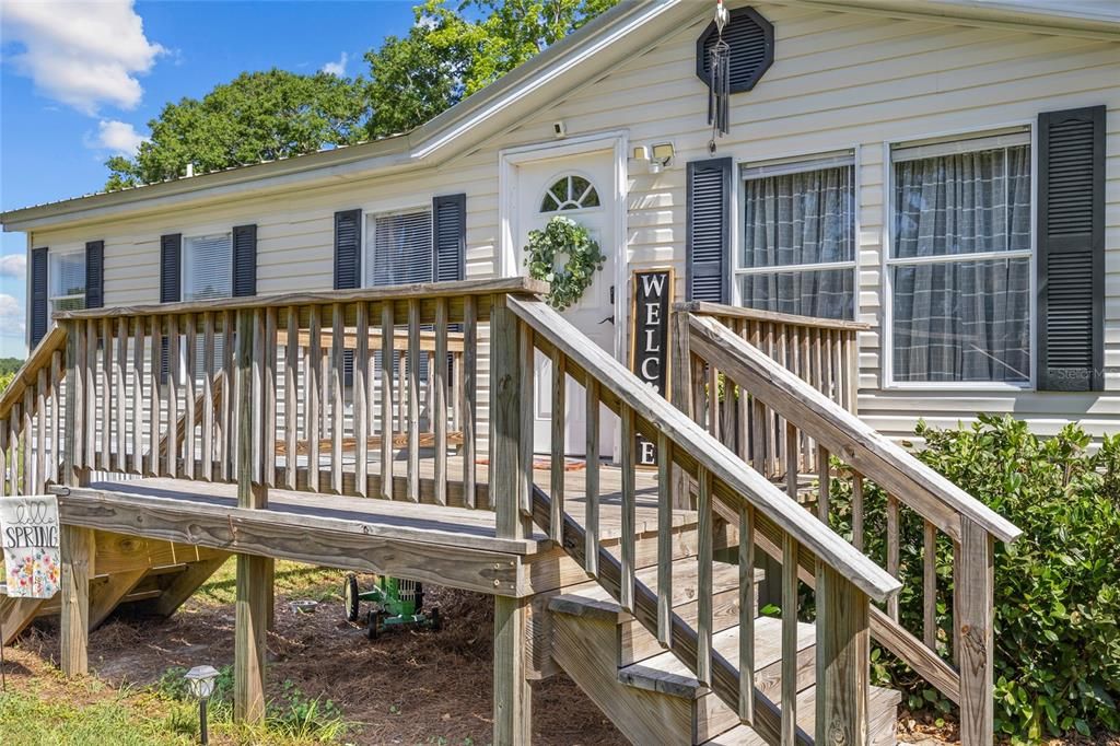 For Sale: $399,000 (3 beds, 2 baths, 1296 Square Feet)