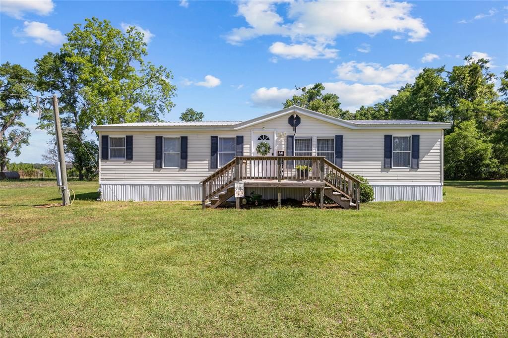For Sale: $399,000 (3 beds, 2 baths, 1296 Square Feet)