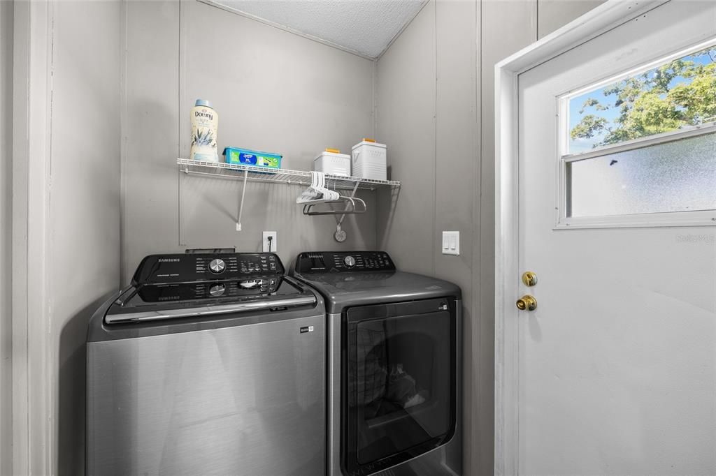 For Sale: $399,000 (3 beds, 2 baths, 1296 Square Feet)