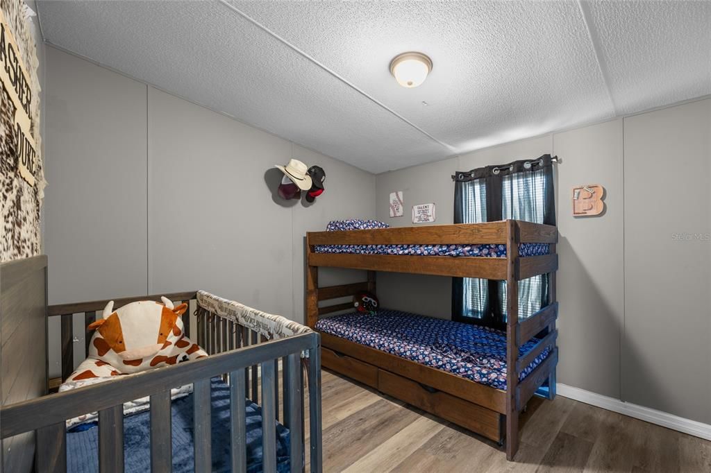 For Sale: $399,000 (3 beds, 2 baths, 1296 Square Feet)