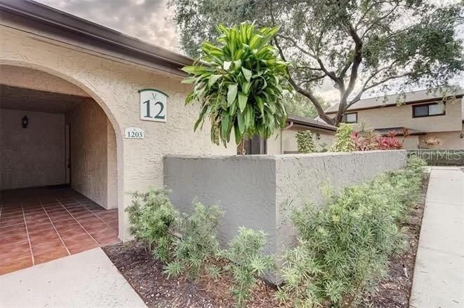 For Rent: $2,499 (2 beds, 2 baths, 1087 Square Feet)