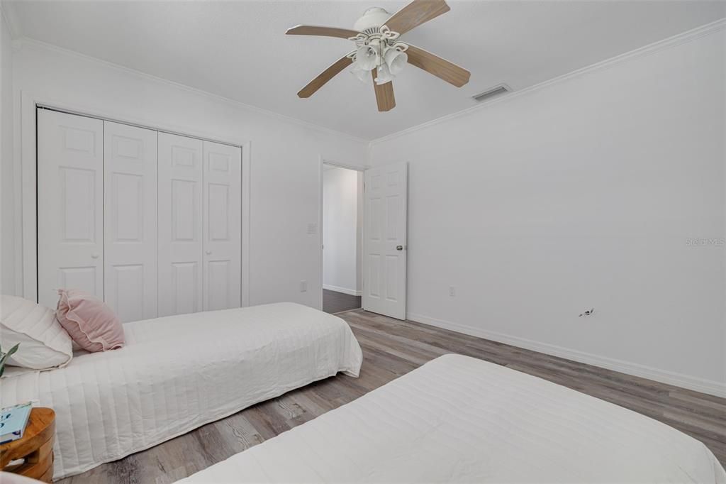 For Sale: $599,000 (2 beds, 2 baths, 1012 Square Feet)