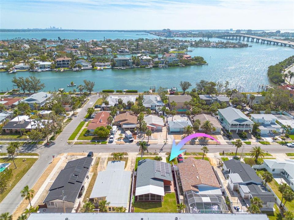 For Sale: $599,000 (2 beds, 2 baths, 1012 Square Feet)