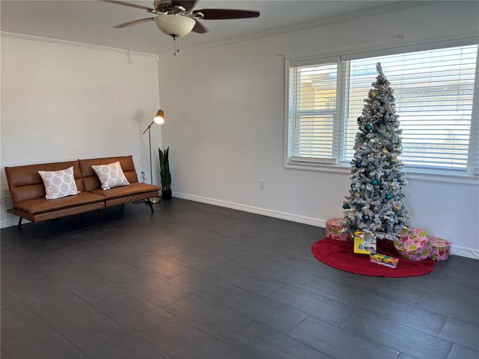 For Sale: $599,000 (2 beds, 2 baths, 1012 Square Feet)