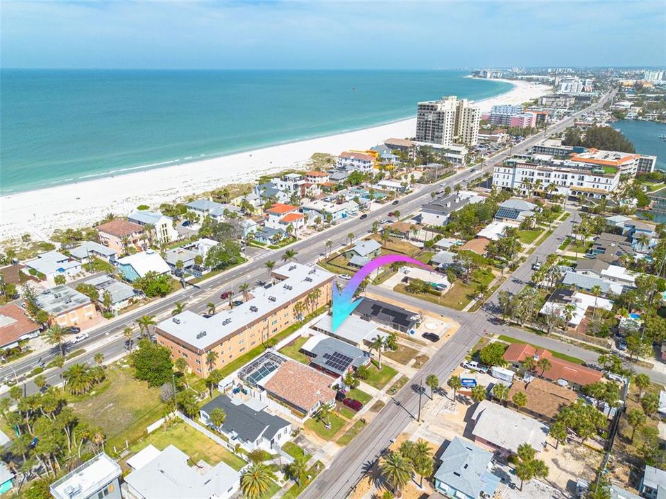 For Sale: $599,000 (2 beds, 2 baths, 1012 Square Feet)